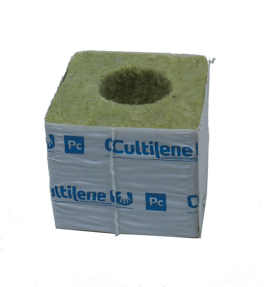 Steinwollblock 7,5cm mit 4cm Loch von Cultilene, professionelles Anzuchtmedium für einheitliches Pflanzenwachstum und effiziente Nährstoffverteilung.