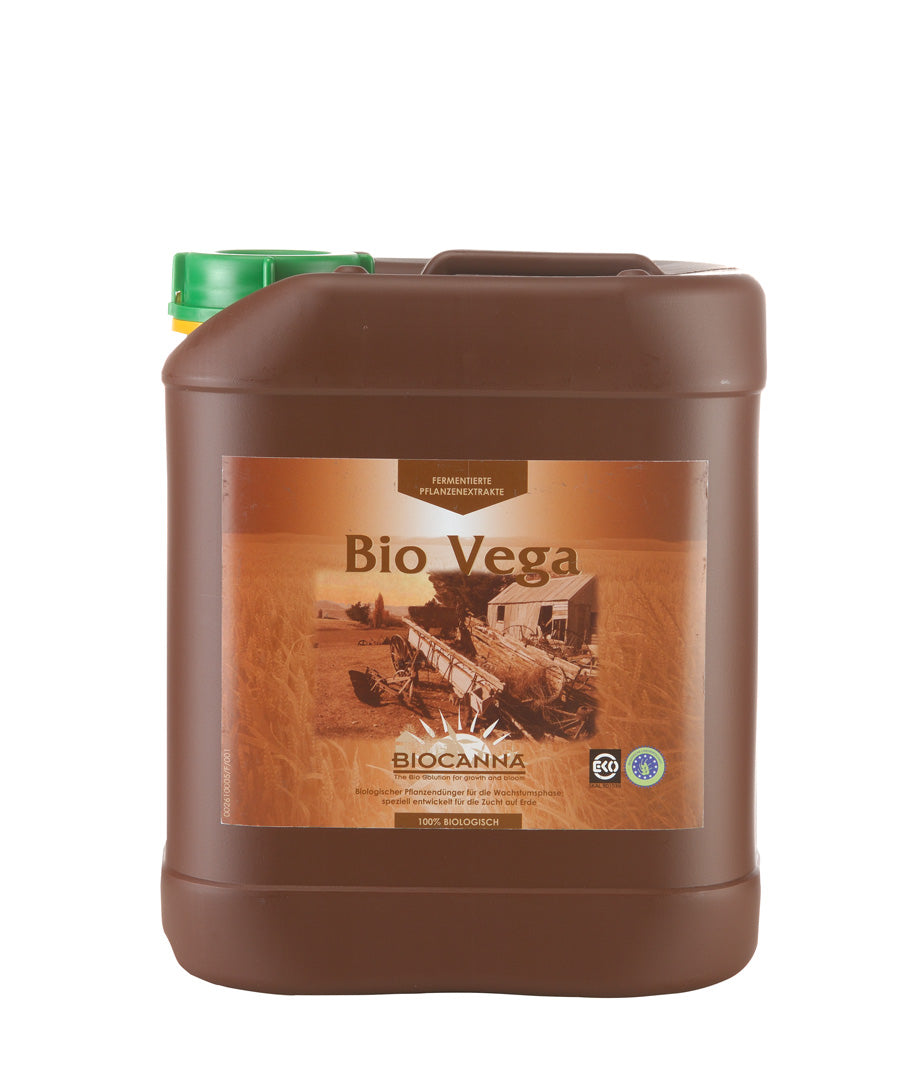 Großer brauner Kanister von BIOCANNA Bio Vega, einem 100% biologischen Pflanzendünger für die Wachstumsphase, zertifiziert für ökologischen Landbau.