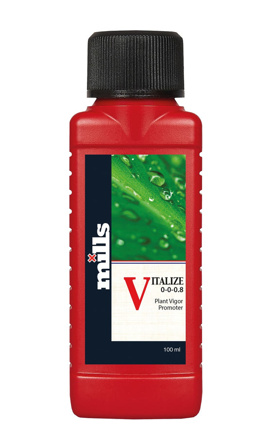 100ml Flasche von Mills Vitalize, einem Pflanzenkraft- und Wachstumsförderer mit der Formel 0-0-0.8, dargestellt in einer kleinen, handlichen roten Flasche mit einem lebendigen Bild von Wassertropfen auf einem Blatt, das die Vitalität und Gesundheit der Pflanzen symbolisiert.