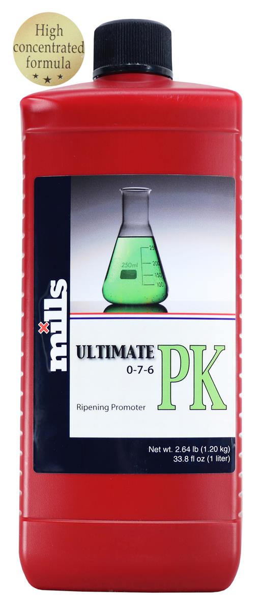 1-Liter-Flasche von Mills Ultimate PK Düngemittel mit hoher Konzentration und einem Erlenmeyerkolben auf der Vorderseite, spezialisiert als Reifeförderer mit NPK-Werten von 0-7-6.