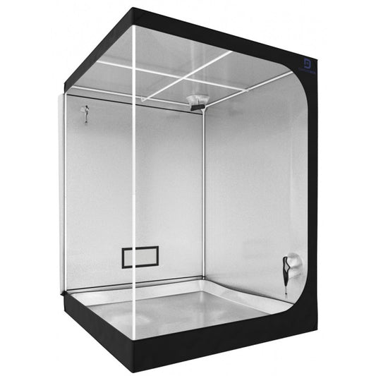 Diamondbox SL150 offen, geräumiges Innenraumdesign mit reflektierenden Wänden und LED-Wachstumslampe, professionelle Indoor-Growbox, isoliert auf weißem Hintergrund.