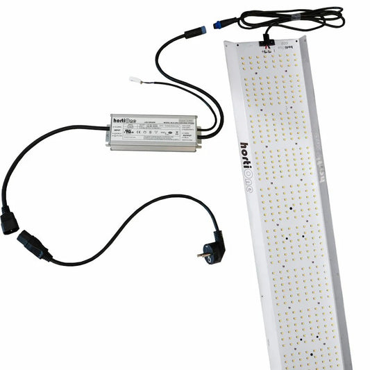 HortiONE 600 V3 LED-Beleuchtungssystem mit 220 Watt und effizientem Netzteil, komplett mit Kabeln und Anschlüssen.