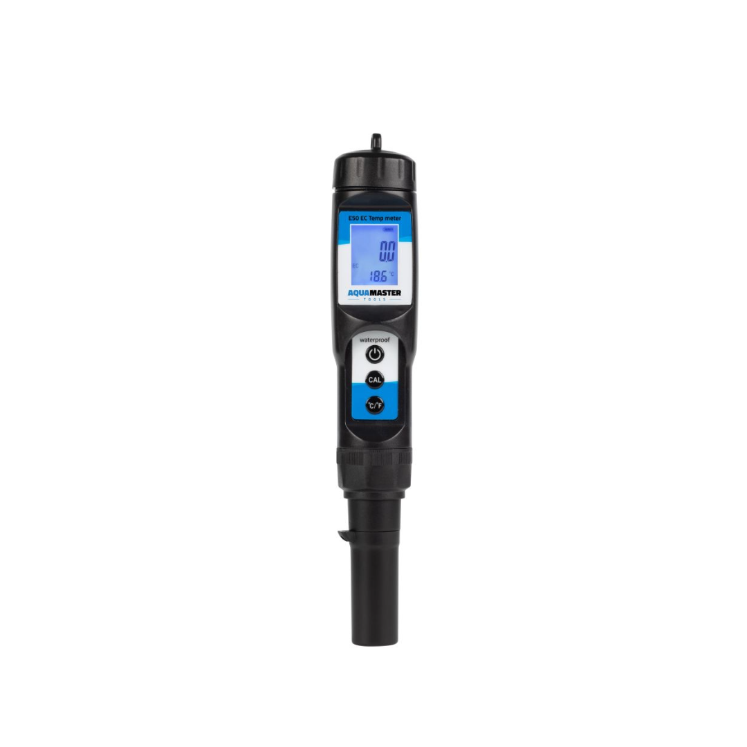 Aqua Master Tools E50 Pro EC- und Temperaturmessgerät mit beleuchtetem Display und ergonomischem Design. Ideal für präzise Messungen in verschiedenen Flüssigkeiten. Wasserdicht nach IP67, schwimmfähig, 1-Punkt-Autokalibrierung. Perfekt für vielfältige Anwendungen in verschiedenen Branchen