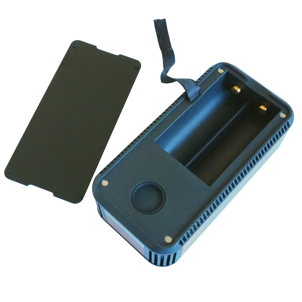 Cuboo Heater XL – geöffnetes Batteriefach für zwei 21700 Akkus (Wechselakku-Betrieb)