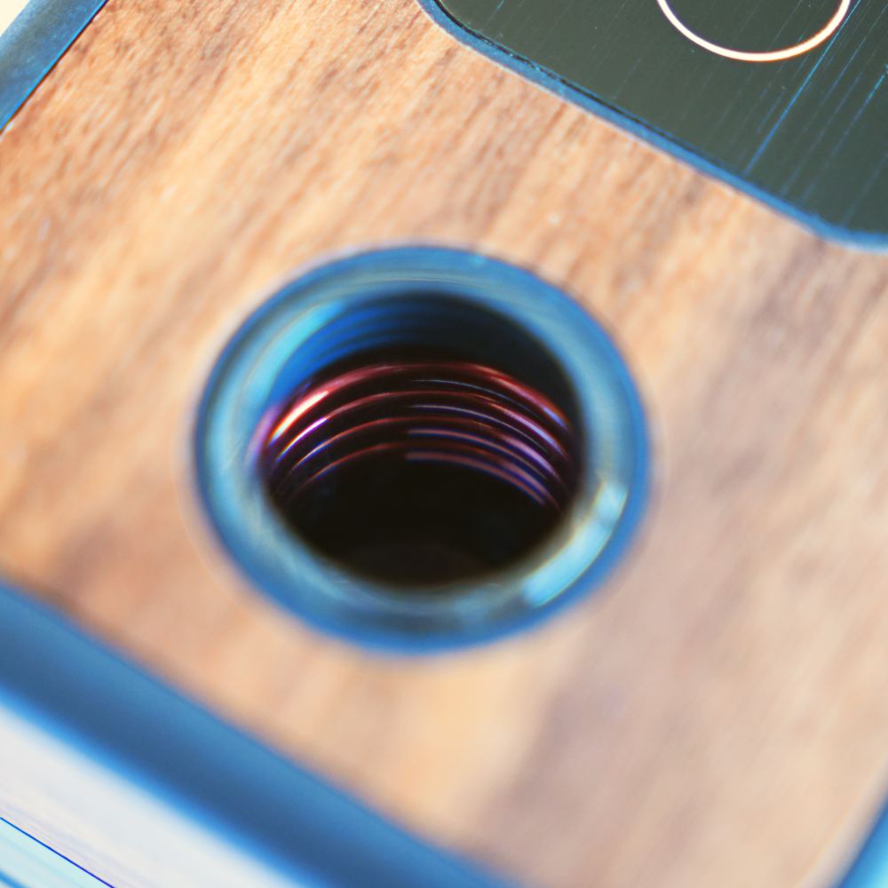 Nahaufnahme der Heizkammer mit Induktionsspule (Coil) beim Cuboo Heater XL Induktionsheizer