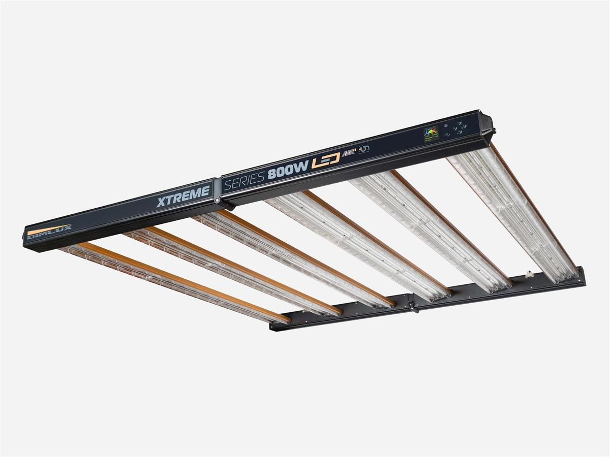 Dimlux Xtreme Series 800W MKII + NIR LED Grow Lampe – Unterseite mit Transmissionslinse/Optik für tiefe Lichtdurchdringung