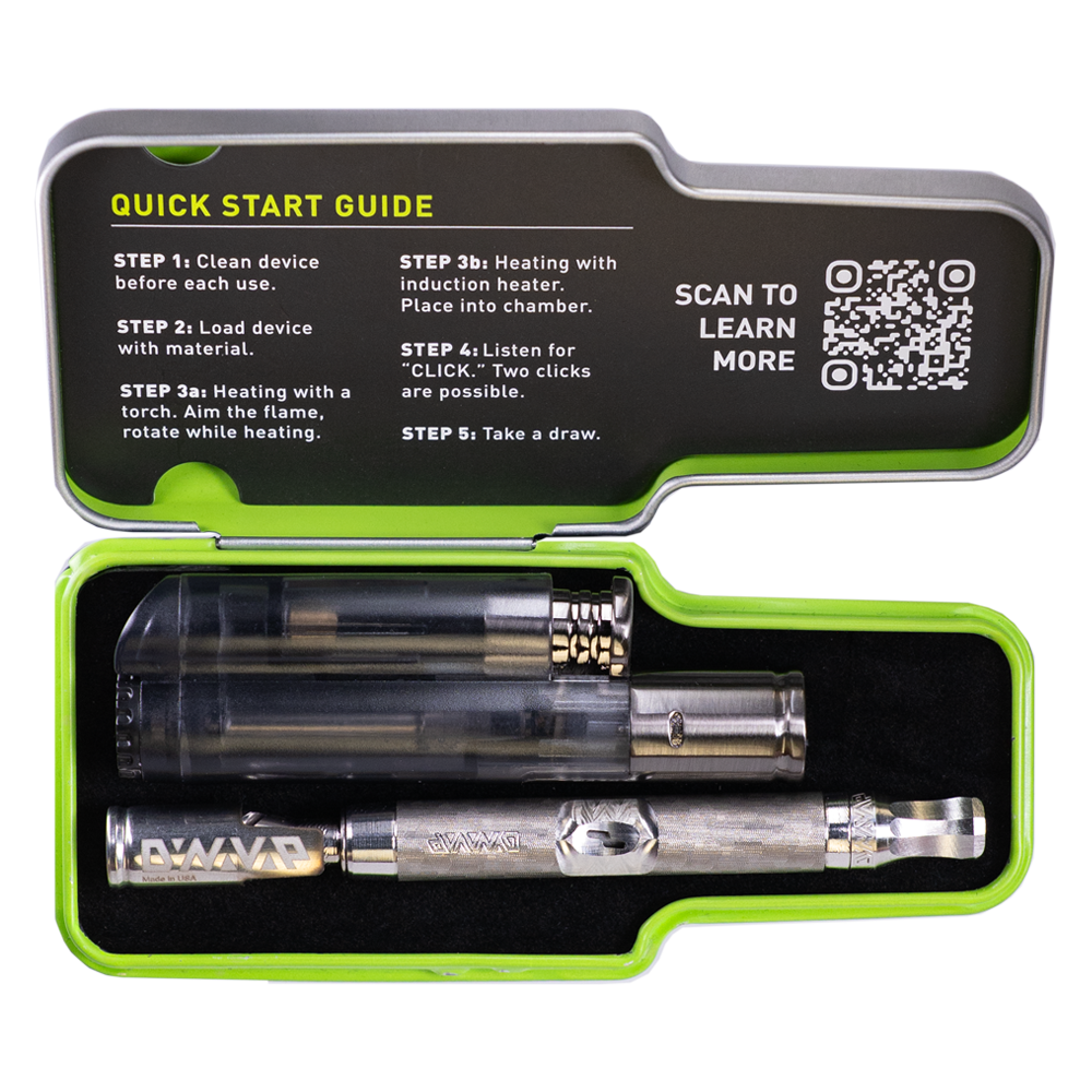 DynaVap M7 XL Vaporizer im offenen Etui mit Quick Start Guide und Zubehör.