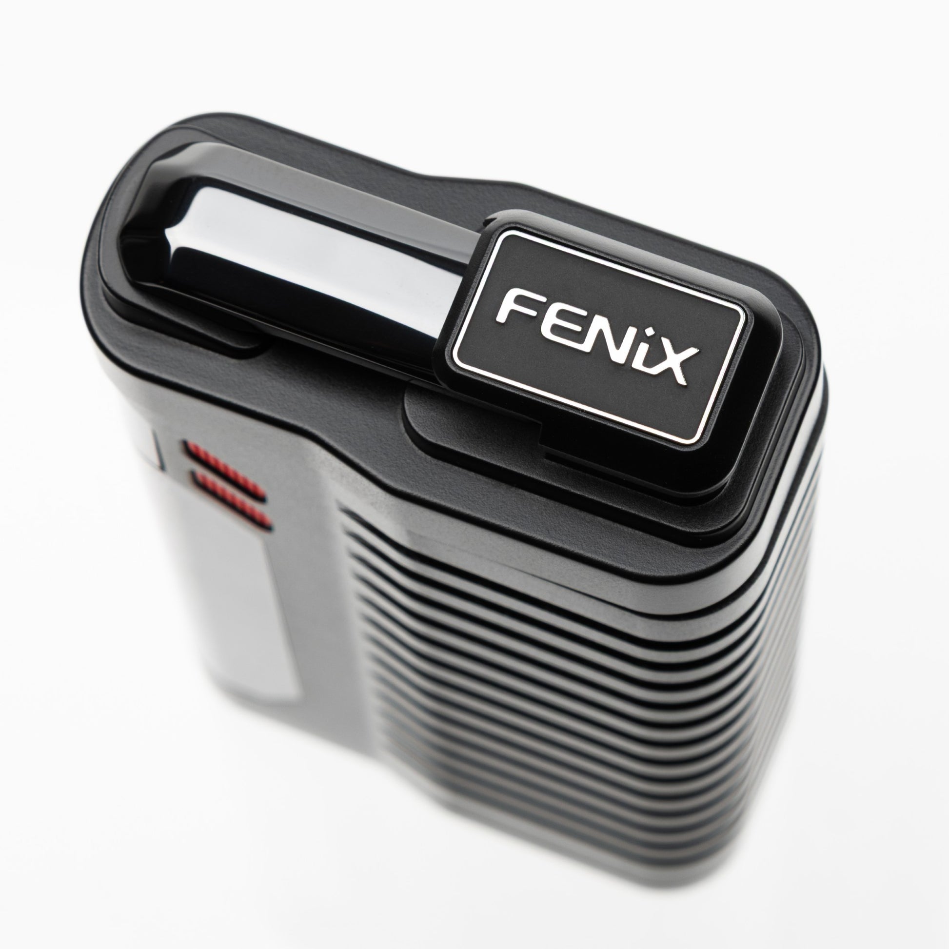 FENiX 2.0 MAX mit Zirkonium-Keramik-Mundstueck und magnetischem Verschluss – robust, kuehl und hygienisch.
