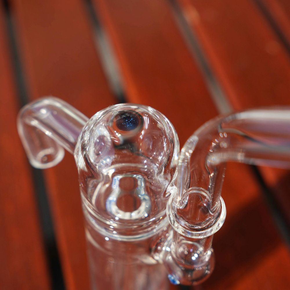 Detailansicht des Venty Side Bubbler Mundstücks aus Glas mit Wasserfilter-Kammer für den VENTY Vaporizer